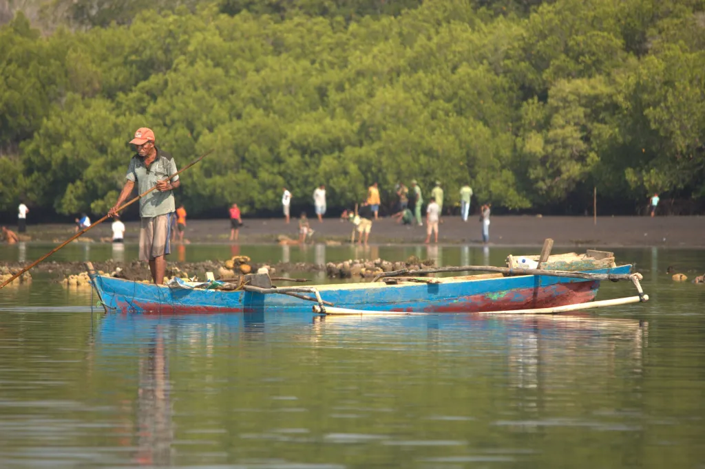 Empowering Youth-led EbA Practices for Coastal Resilience: Building on Muro Conservation Traditions in Climate-prone Lembata Island in Indonesia