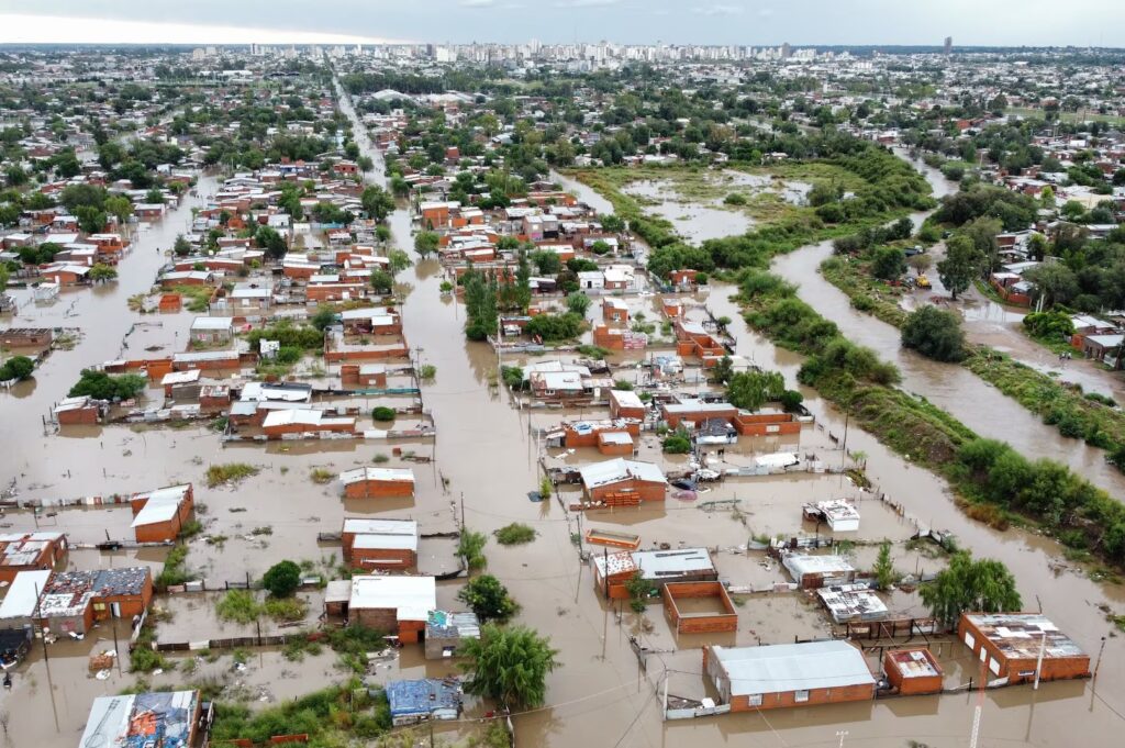 Photograph: Pablo Presti 2025, Flood in Bahía Blanca, Buenos Aires, Argentina / Fotografía: Pablo Presti 2025, Inundación en Bahía Blanca, Buenos Aires, Argentina